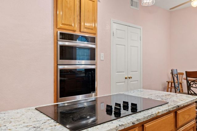 9046 Fairbloom Lane, Houston, TX 77040