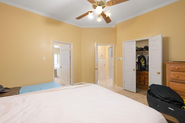 9046 Fairbloom Lane, Houston, TX 77040