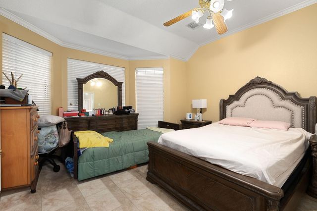 9046 Fairbloom Lane, Houston, TX 77040
