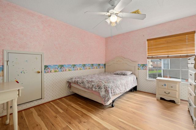 9046 Fairbloom Lane, Houston, TX 77040