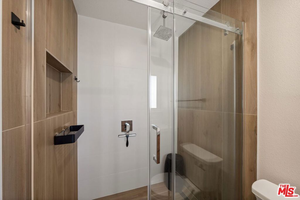 Image 14 of property listing at 14592 Belmar Circle, Huntington Beach, CA 92647