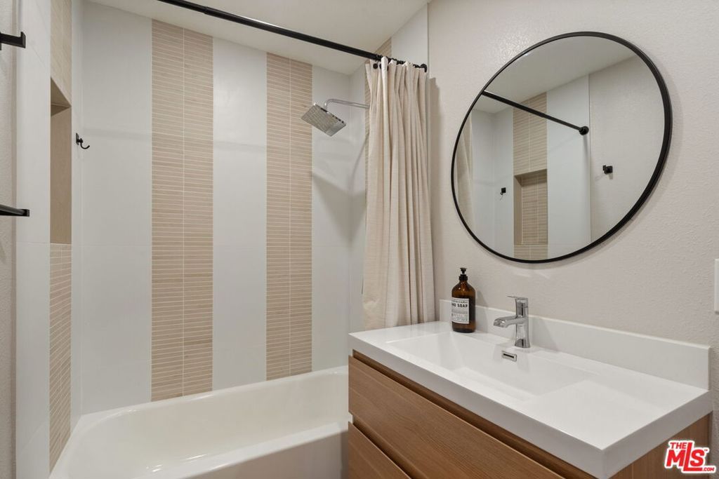 Image 15 of property listing at 14592 Belmar Circle, Huntington Beach, CA 92647