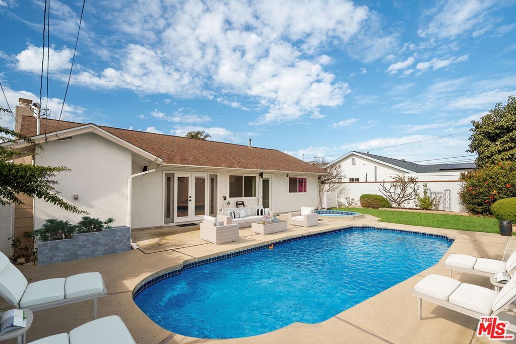 Image 16 of property listing at 14592 Belmar Circle, Huntington Beach, CA 92647