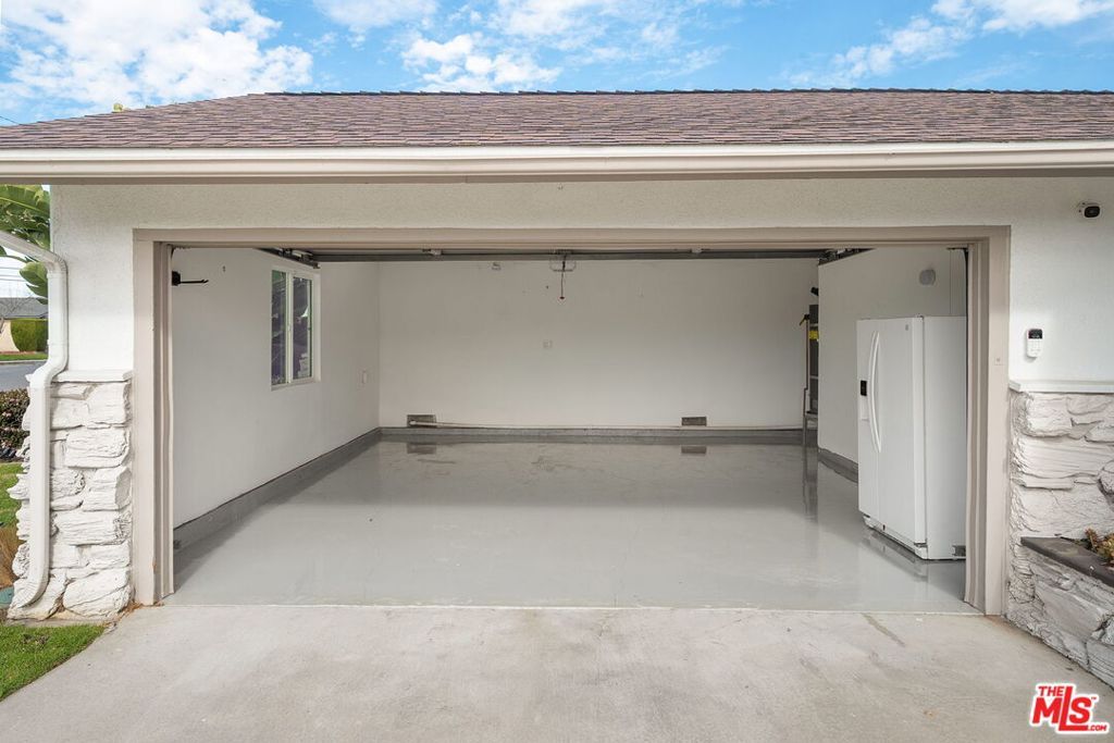 Image 20 of property listing at 14592 Belmar Circle, Huntington Beach, CA 92647