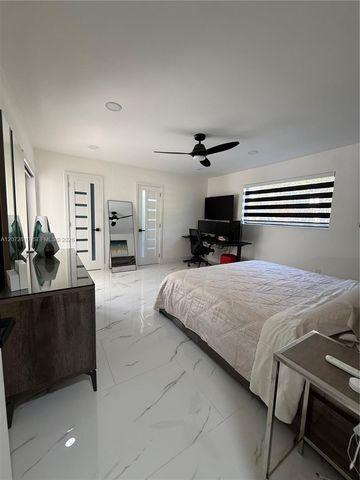6901 S Miami Lakeway S, Miami Lakes, FL 33014