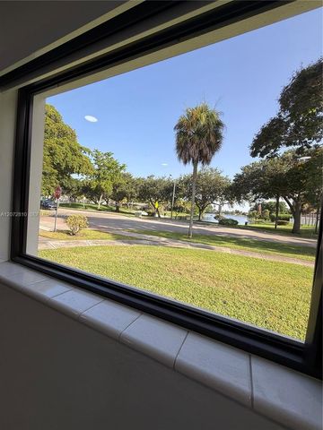 6901 S Miami Lakeway S, Miami Lakes, FL 33014