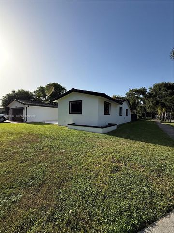 6901 S Miami Lakeway S, Miami Lakes, FL 33014