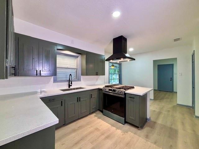 2419 Meadow Lane, La Marque, TX 77568