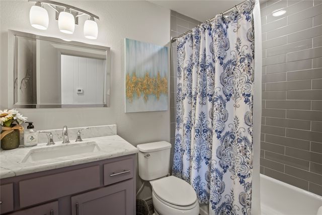 224 Harbor Drive, Gun Barrel City, TX 75156