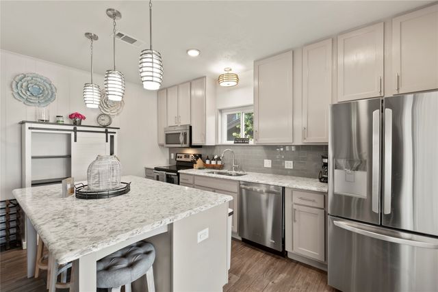 224 Harbor Drive, Gun Barrel City, TX 75156