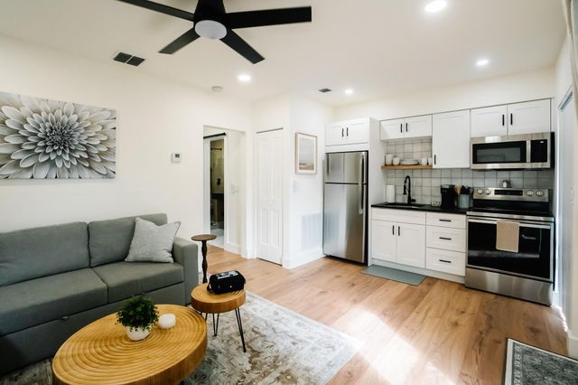 3301 SE 12th Street, Pompano Beach, FL 33062