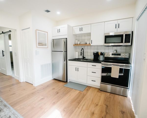 3301 SE 12th Street, Pompano Beach, FL 33062