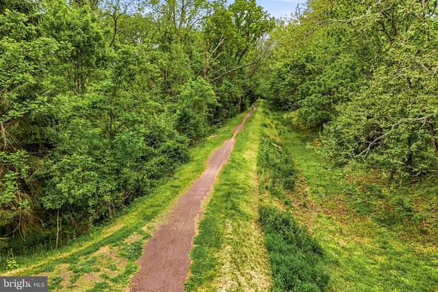 44 BRIDGE 4, Pipersville, PA 18947