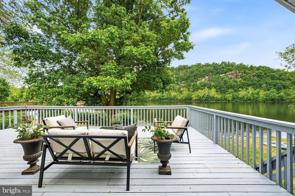 44 BRIDGE 4, Pipersville, PA 18947