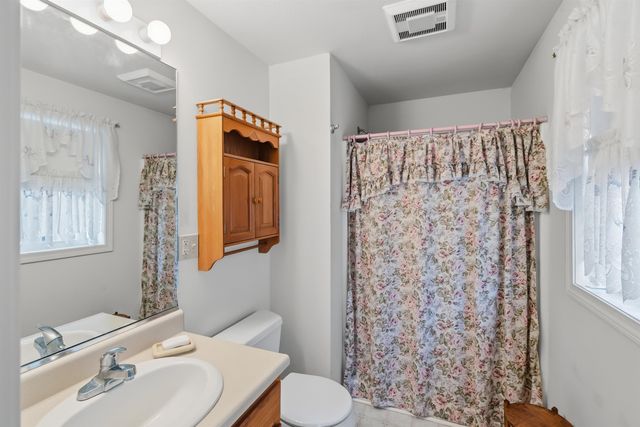 47 Lexington Court, Hudson, NH 03051