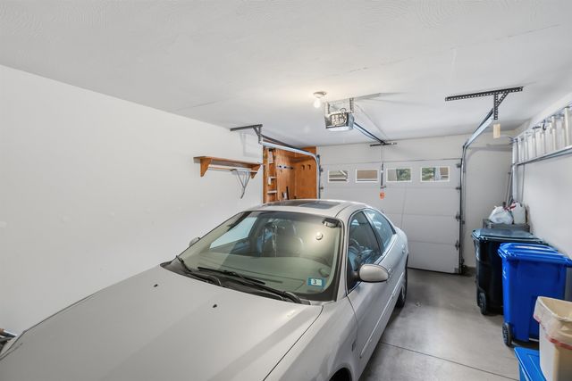 47 Lexington Court, Hudson, NH 03051