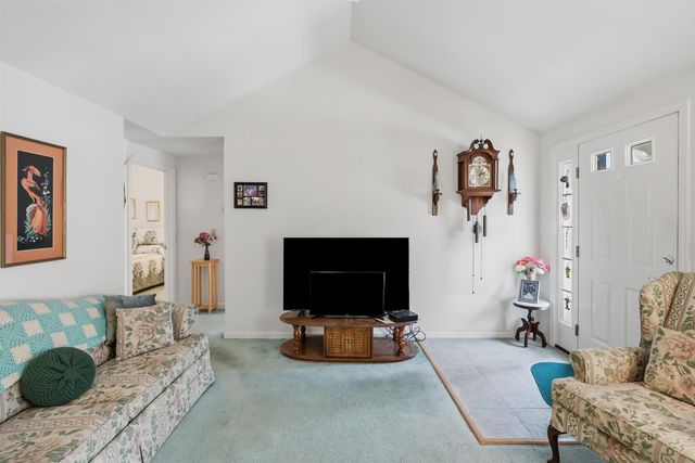 47 Lexington Court, Hudson, NH 03051