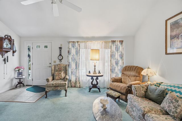 47 Lexington Court, Hudson, NH 03051