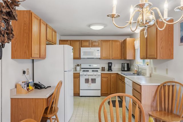 47 Lexington Court, Hudson, NH 03051