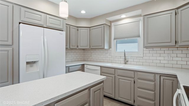 2325 E 40th Court, Des Moines, IA 50317