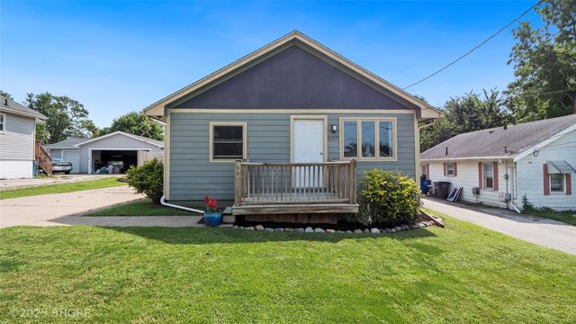 2325 E 40th Court, Des Moines, IA 50317
