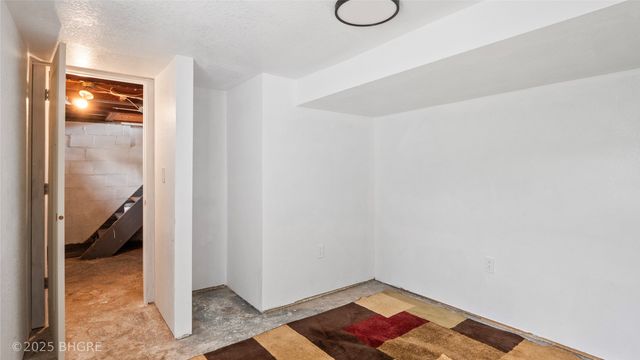 2325 E 40th Court, Des Moines, IA 50317