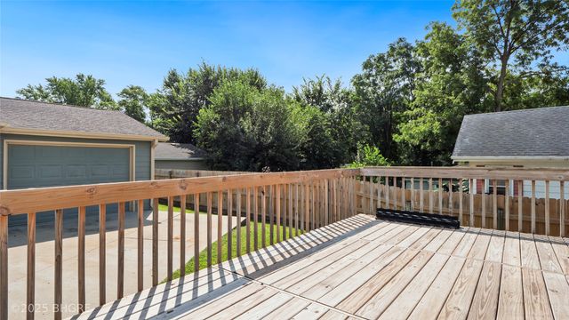 2325 E 40th Court, Des Moines, IA 50317