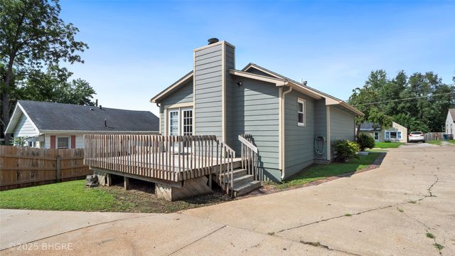 2325 E 40th Court, Des Moines, IA 50317