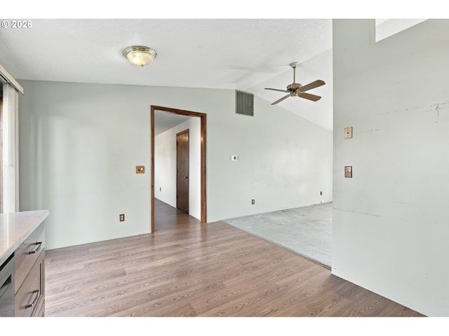 3739 Ne OLYMPIC St, Hillsboro, OR 97124