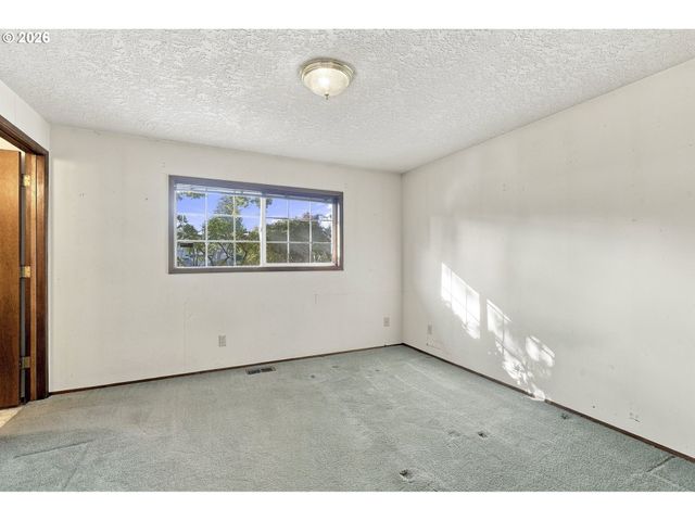 3739 Ne OLYMPIC St, Hillsboro, OR 97124