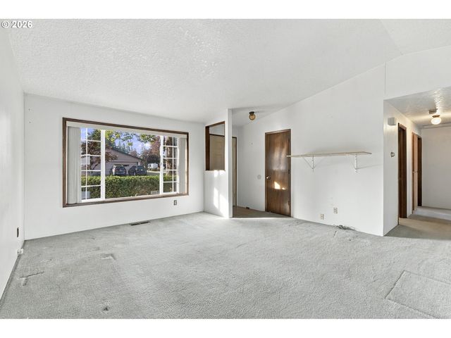 3739 Ne OLYMPIC St, Hillsboro, OR 97124