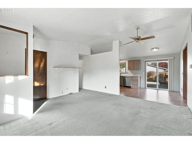 3739 Ne OLYMPIC St, Hillsboro, OR 97124