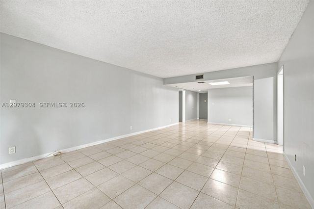 16325 Golf Club Rd 104, Weston, FL 33326