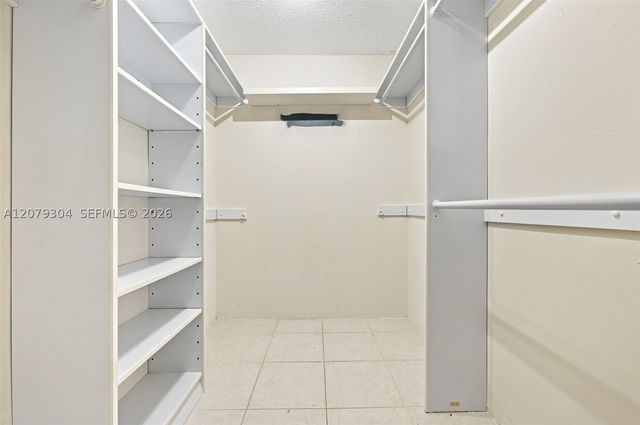16325 Golf Club Rd 104, Weston, FL 33326