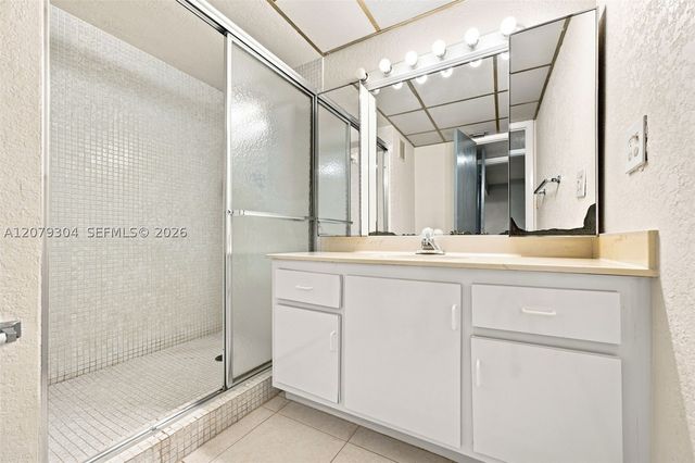 16325 Golf Club Rd 104, Weston, FL 33326