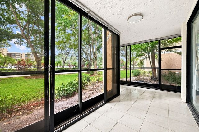 16325 Golf Club Rd 104, Weston, FL 33326