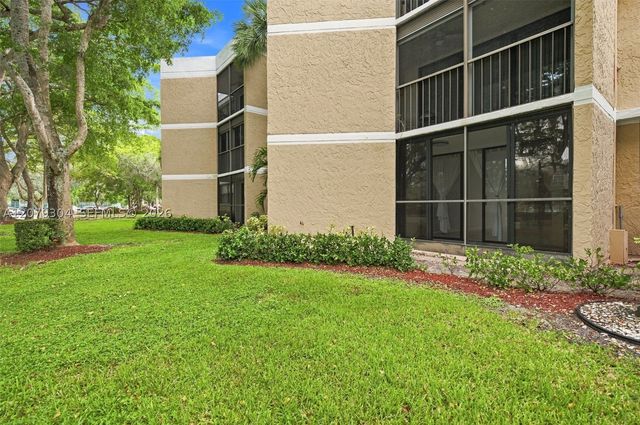 16325 Golf Club Rd 104, Weston, FL 33326