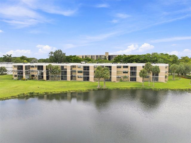 16325 Golf Club Rd 104, Weston, FL 33326