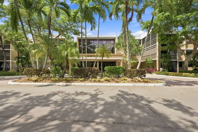 16325 Golf Club Rd 104, Weston, FL 33326