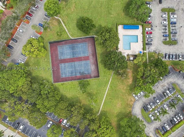 16325 Golf Club Rd 104, Weston, FL 33326