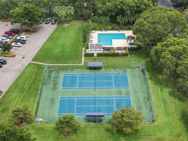16325 Golf Club Rd 104, Weston, FL 33326
