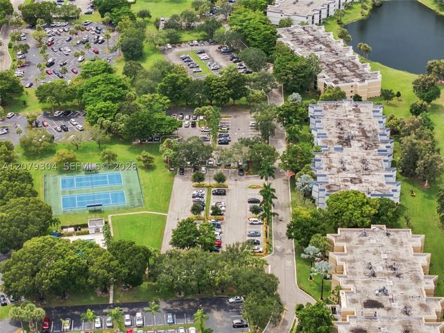 16325 Golf Club Rd 104, Weston, FL 33326