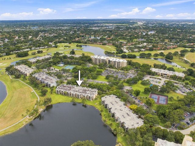 16325 Golf Club Rd 104, Weston, FL 33326