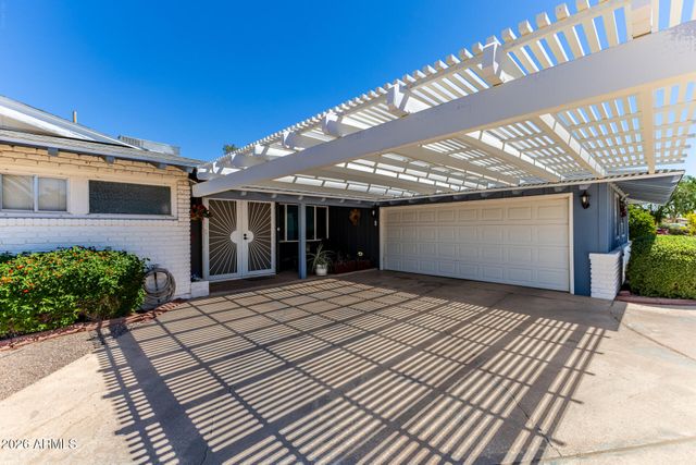 729 S EDGEWATER Drive, Mesa, AZ 85208