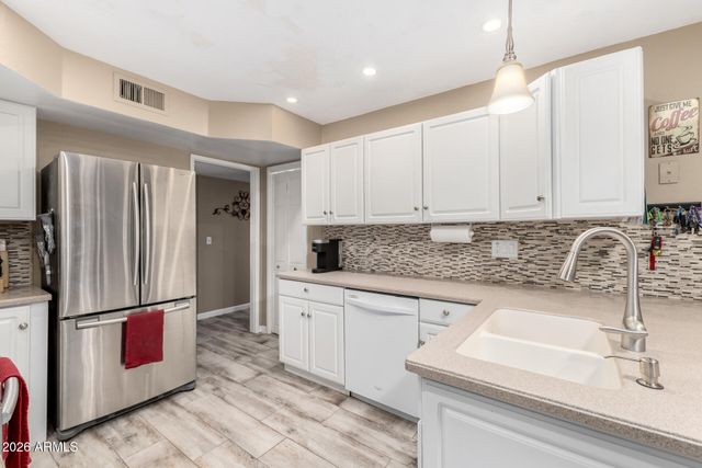 729 S EDGEWATER Drive, Mesa, AZ 85208