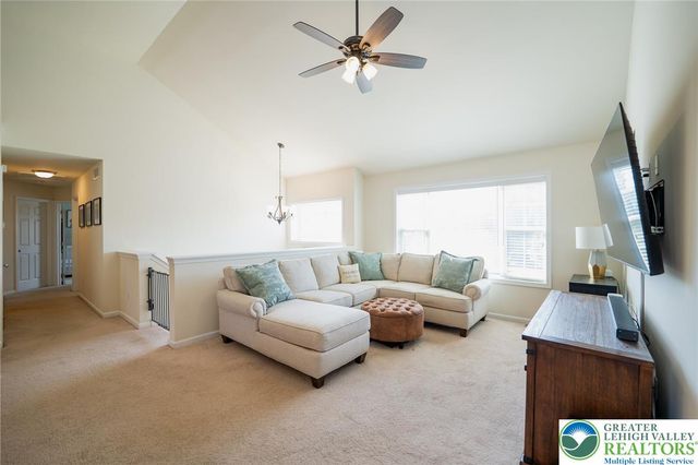 534 Seip Avenue, Nazareth Boro, PA 18064