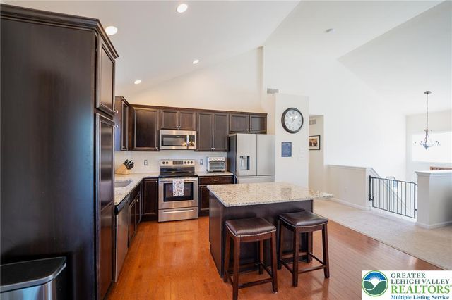 534 Seip Avenue, Nazareth Boro, PA 18064