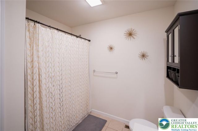 534 Seip Avenue, Nazareth Boro, PA 18064