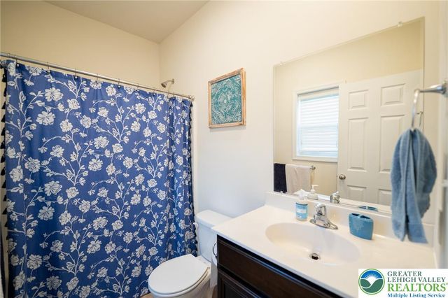 534 Seip Avenue, Nazareth Boro, PA 18064