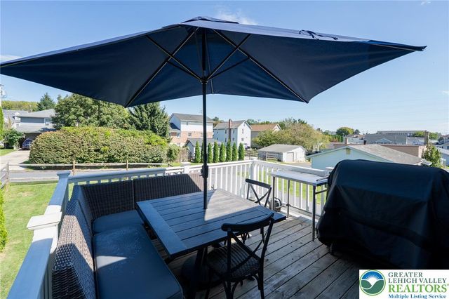 534 Seip Avenue, Nazareth Boro, PA 18064
